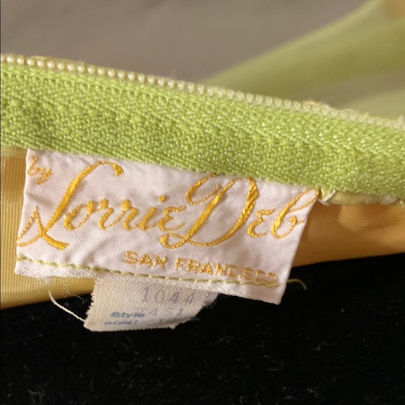 Vintage Elegant Yellow and Gold Women's Dress Vintage Size 10 - Picture 3 of 8